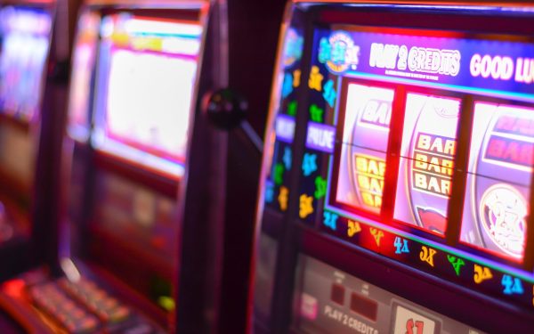 Primăria Timișoara propune restricții stricte pentru locațiile în care pot funcționa camere de jocuri de noroc, în încercarea de a proteja spațiile școlare și zonele rezidențiale de influențele negative ale gambling-ului