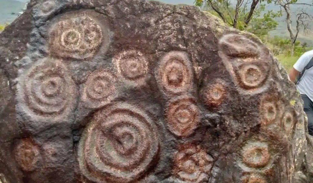 O descoperire arheologică de o importanță excepțională a fost făcută recent într-una dintre cele mai vechi și pline de mistere țări din lume, unde cercetările au scos la lumină o piatră cu o istorie milenară