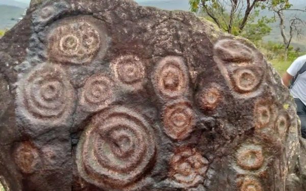 O descoperire arheologică de o importanță excepțională a fost făcută recent într-una dintre cele mai vechi și pline de mistere țări din lume, unde cercetările au scos la lumină o piatră cu o istorie milenară