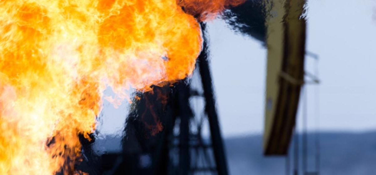 Prețurile la petrol ating noi maxime, stocurile europene sunt suficiente, dar incertitudinile geopolitice cresc temerile pe piețele energetice Pe fondul creșterii semnificative a prețurilor la petrol, piețele internaționale sunt în alertă, în timp ce oficialii europeni asigură că stocurile de energie sunt încă suficiente pentru a acoperi nevoile consumatorilor medii