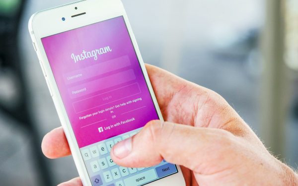 Platforma Meta, parte a gigantului tehnologic Facebook, WhatsApp și Instagram, se confruntă joi cu o serie de probleme tehnice majore, afectând milioane de utilizatori din întreaga lume