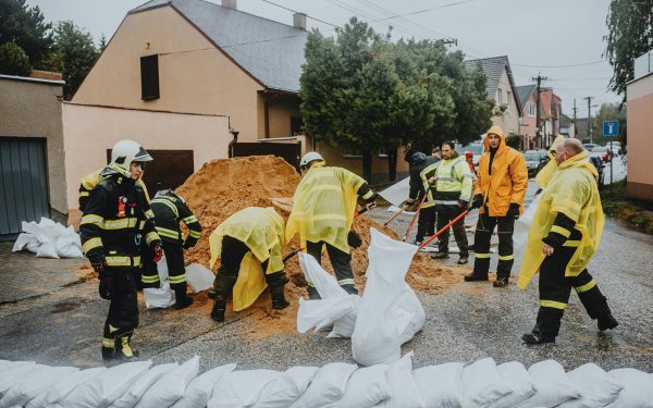 Europa se confruntă cu o criză climatică pe măsură ce inundațiile costiere și fluviale, valurile de căldură extremă și seceta acută devin tot mai frecvente și devastatoare, punând în pericol infrastructura și bunăstarea milioane de cetățeni