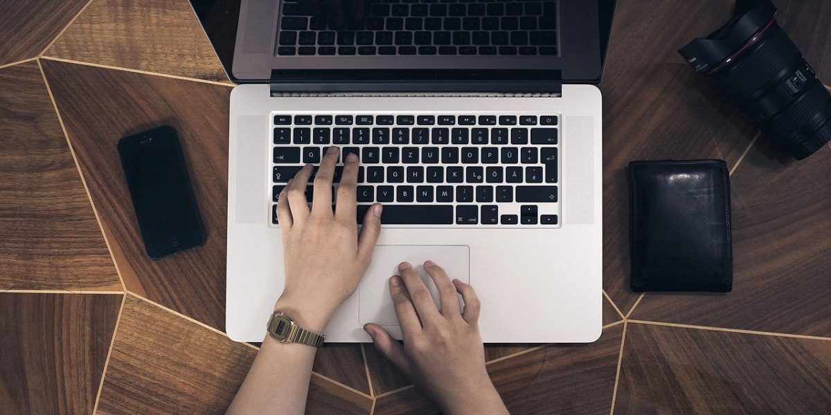 Laptopurile, unele dintre cele mai utilizate dispozitive moderne, devin tot mai eficiente și durabile, însă timpul își pune inevitabil amprenta asupra lor