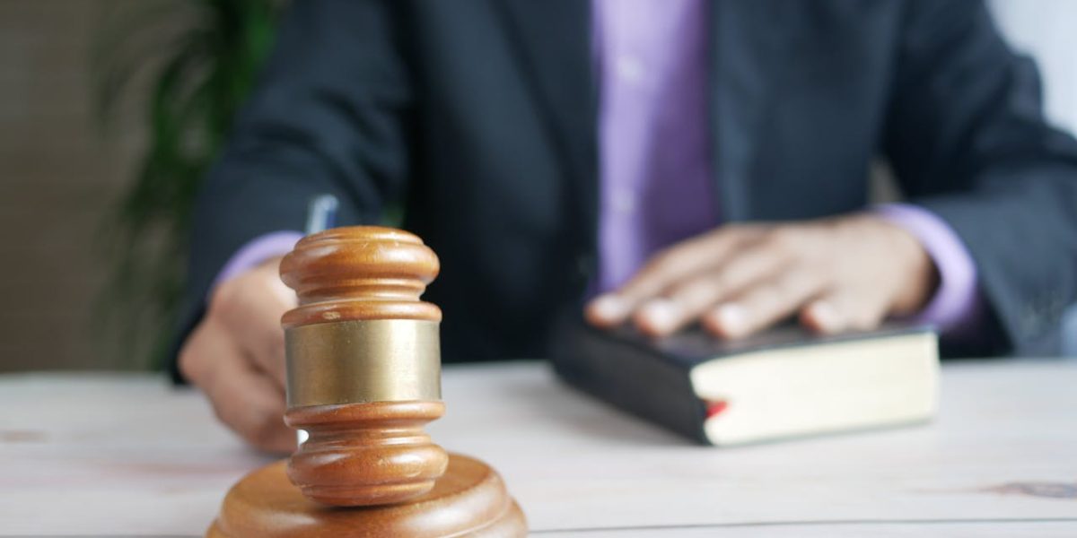 Într-o lume în care tehnologia pătrunde tot mai profund în domeniul justiției, România se apropie de momentul în care inteligența artificială (AI) ar putea deveni un partener de încredere în activitatea instanțelor