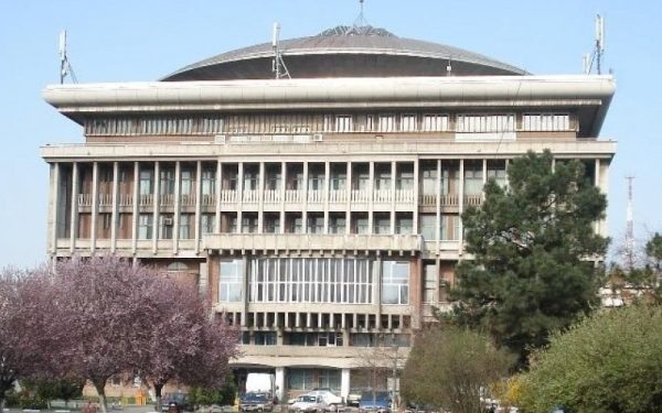 Universitatea Națională de Știință și Tehnologie Politehnica București își reafirmă angajamentul față de formarea viitorilor specialiști în domeniile tehnice prin organizarea unei simulări esențiale pentru admiterea la facultățile de Automatică și Calculatoare, respectiv Electronică, Telecomunicații și Tehnologia Informației