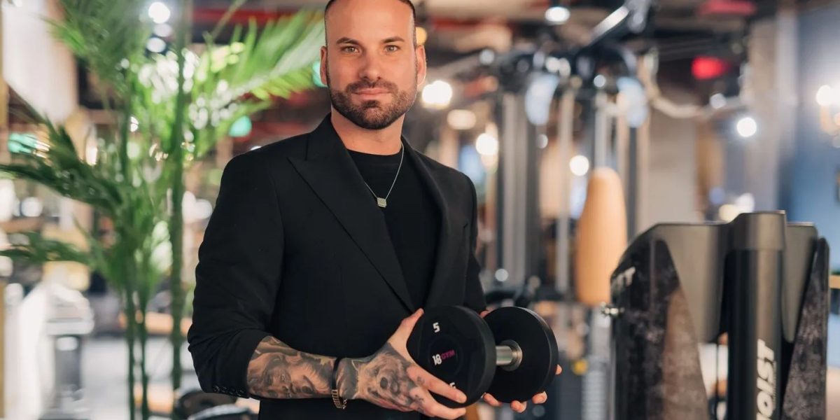 Investiție de amploare în sectorul fitness din România: un fond polonez va injecta peste 20 de milioane de euro în lanțul de săli Un fond de investiții polonez a anunțat oficial, vineri, intenția sa de a plasa o sumă semnificativă în piața românească a serviciilor de fitness