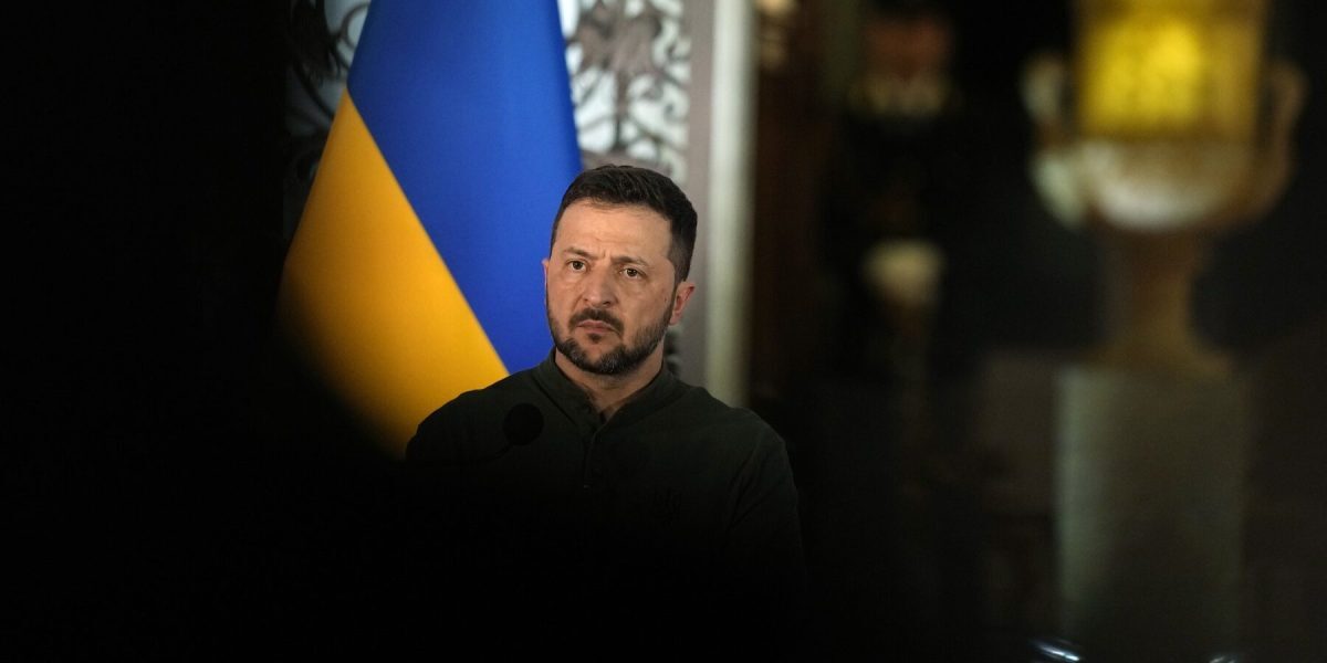Diplomație în vârstă de aur: Ucraina și Statele Unite se pregătesc pentru dialogul crucial dincolo de frontiere Ucraina pare să fi făcut un pas important spre deblocarea unei posibile soluții diplomatice în conflictul cu Rusia, pe măsură ce reprezentanții Kievului vor avea sâmbătă o întâlnire cu negociatorii americani în Statele Unite