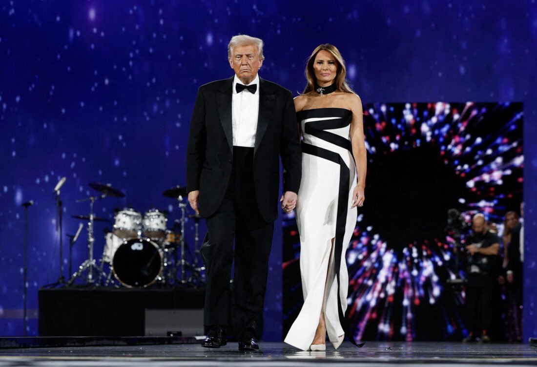 Trump laudă documentarul Melaniei, numindu-o „vedetă de cinema”: „Un film foarte popular”
