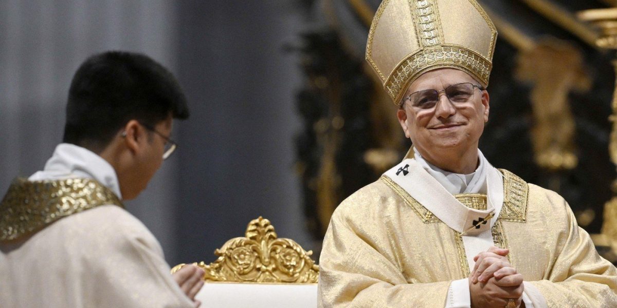 Papa Leon al XIV-lea face un apel emoționant pentru încetarea conflictului din Iran Papa Leon al XIV-lea a lansat duminică un apel umanitar aparținând faptului că în această perioadă de tensiune intensificată în Iran, zona se confruntă cu o violență asperă și cu pierderi umane din ce în ce mai grave
