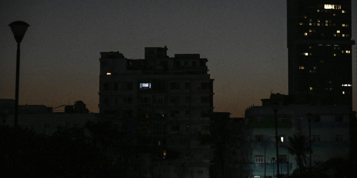 Cuba rămâne din nou fără electricitate, pe fondul unei crize energetice accentuate de aproape un an