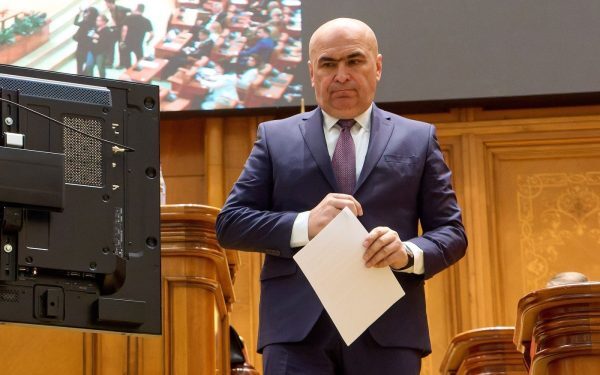 Premierul Ilie Bolojan anunță continuarea operațiunilor de repatriere a românilor din zonele conflictuale din Orientul Mijlociu Prim-ministrul Ilie Bolojan a confirmat vineri, într-o postare pe Facebook, că Guvernul României va menține eforturile de repatriere a cetățenilor români aflați în zonele afectate de conflictele din Orientul Mijlociu