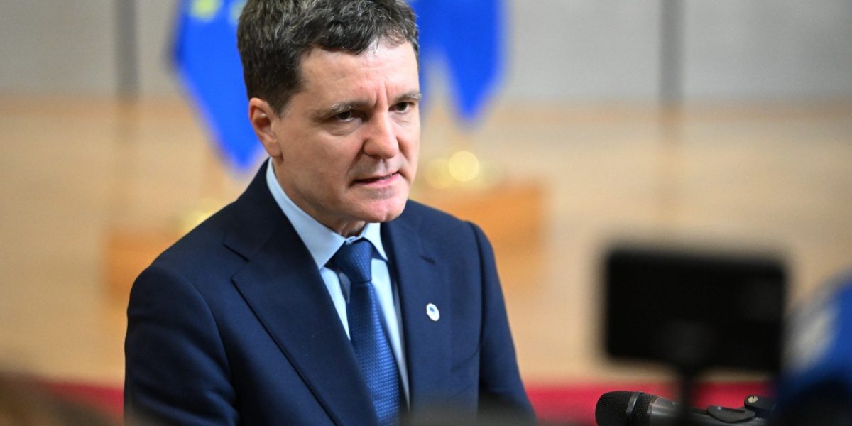Nicușor Dan restabilește calmul în privința securității naționale: România nu va găzdui elemente nucleare Primarul general al Bucureștiului, Nicușor Dan, a transmis clar și ferm, joi seara la Varșovia, că România nu are în plan să găzduiască elemente de natură nucleară, asigurând opinia publică și comunitatea internațională cu privire la angajamentele de securitate ale țării