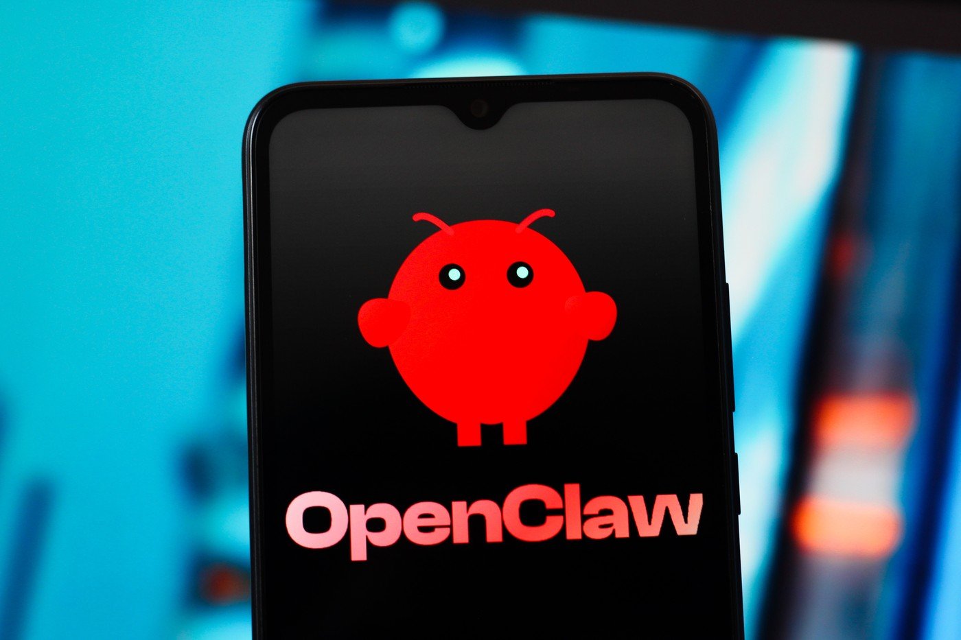 „OpenClaw”, noua senzație a inteligenței artificiale open-source, devine scalp în arena tehnologică mondială La începutul anului, numele „OpenClaw” era doar o entitate relativ necunoscută în lumea tehnologică, însă schimbările rapide de identitate și controversele din ultimele luni au transformat acest agent AI open-source într-un subiect de dezbatere națională și internațională