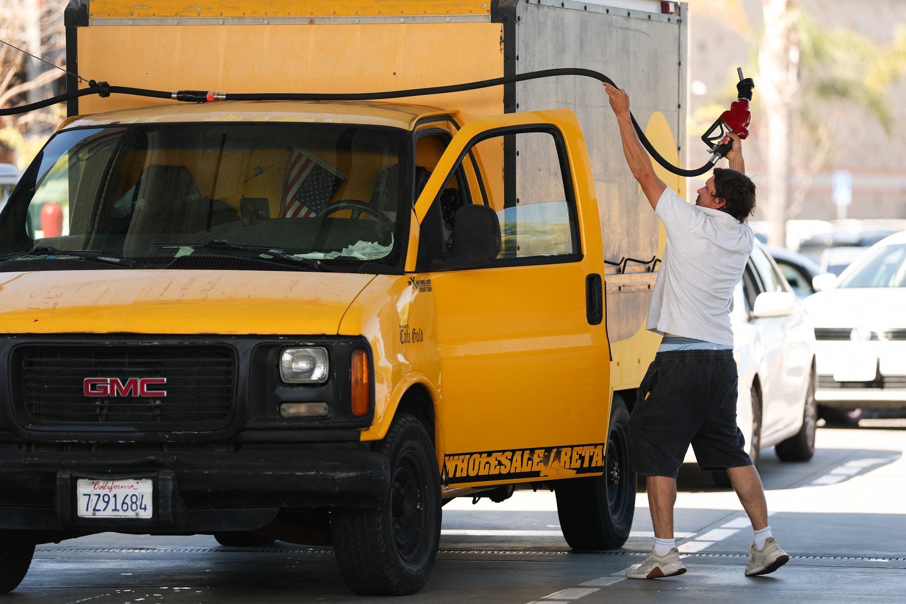 Irlanda a dat alarma pe piețele energetice globale după anunțul recent al Teheranului privind închiderea temporară a Strâmtorii Ormuz, una dintre cele mai tranzitate și strategice secțiuni maritime din lume