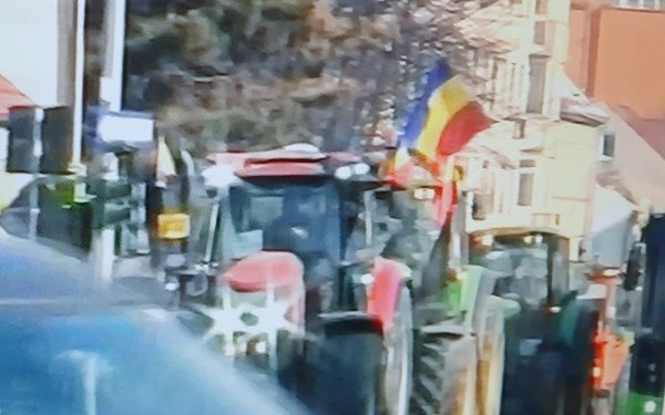 Fermierii din România cer sprijin urgent: Guvernul, îndemnat să suspende plățile fiscale și să reducă accizele la combustibili Agricultorii și cooperativele agricole din România au lansat un apel ferm către autorități, solicitând implementarea unor măsuri excepționale pentru a face față crizei economice cauzate de conflictul din Golf și consecințele sale asupra prețurilor și resurselor