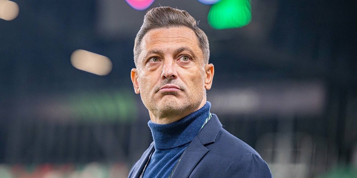 Mirel Rădoi revine oficial pe scena fotbalului românesc, însă nu la echipa pe care a condus-o anterior cu succes, ci pe banca FCSB-ului, una dintre cele mai iubite și contestate formații din Liga I