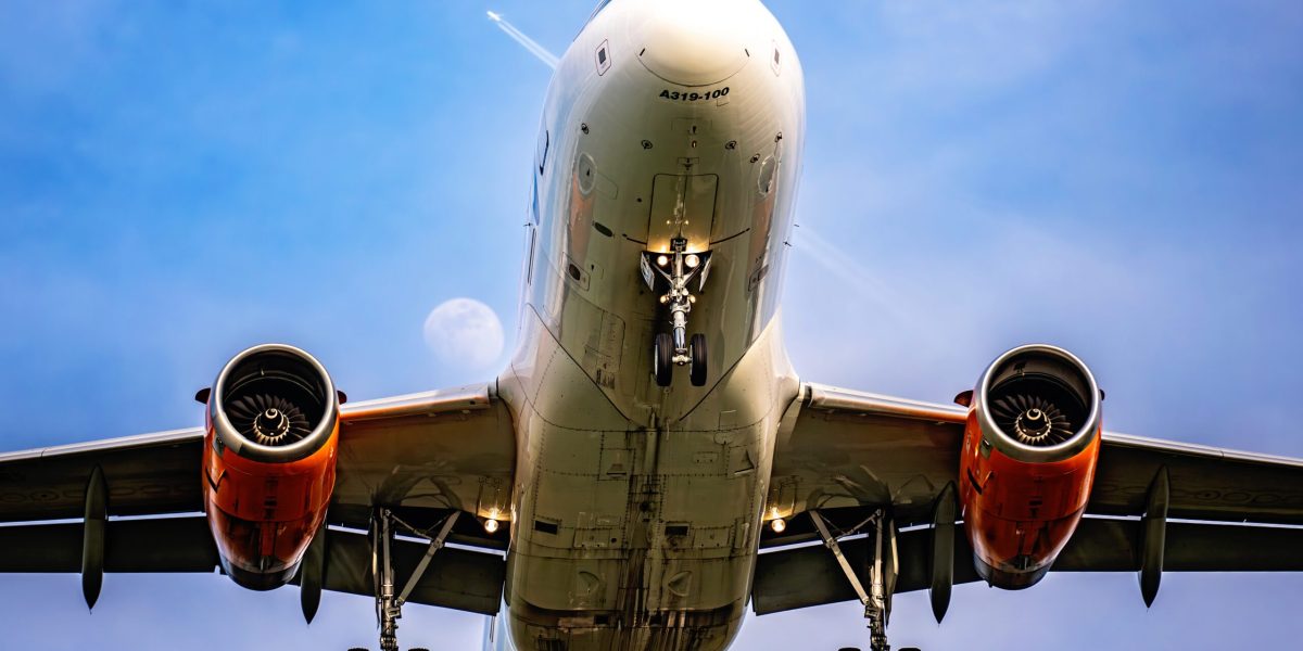 Bucureștiul face un pas important spre modernizarea și alinierea la standardele internaționale ale securității aeroportuare, odată cu implementarea unor noi reguli privind transportul lichidelor, aerosolilor și gelurilor (LAGs) în bagajele de mână
