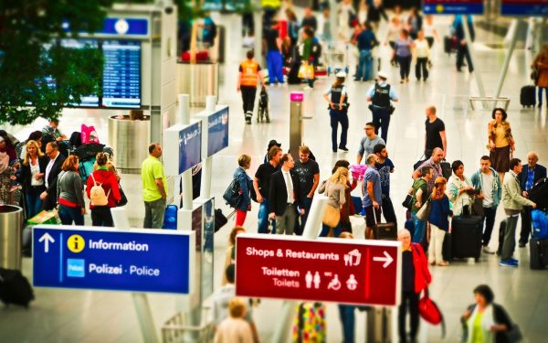 România a reușit să întoarcă acasă aproape 500 de cetățeni afectați de conflictul din Orientul Mijlociu, într-un efort coordonat de Ministerul Afacerilor Externe (MAE), care continuă să monitorizeze și să asigure protecția românilor în regiune