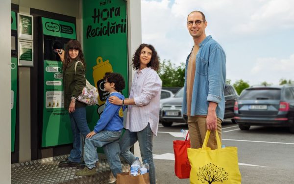 România transformă radical gestionarea deșeurilor cu un sistem de returnare a garanției, care a propulsat țara dintr-un statut de unul dintre cei mai slabi performeri din Europa în domeniul reciclării, către un model de succes la scară largă