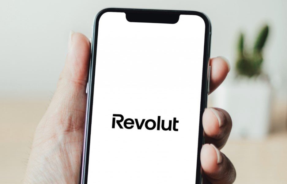Revolut, unul dintre cele mai valoroase startup-uri europene și evaluat recent la aproape 75 de miliarde de dolari pentru 2025, face pași importanți pentru consolidarea prezenței sale în sectorul bancar global