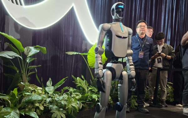 Honor face un pas curajos în robotică, prezentând primul său robot umanoid live la Barcelona La ediția din acest an a Mobile World Congress, Honor a surprins întreaga industrie technologica printr-un salt neașteptat în domeniul roboticii