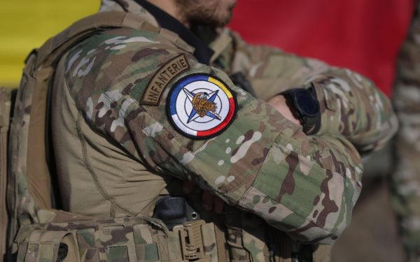 România se află în pragul unui moment de tensiune geopolitică extrem de important, după anunțul oficial privind posibilitatea ca țara să devină parte a „umbrelei nucleare” a Franței