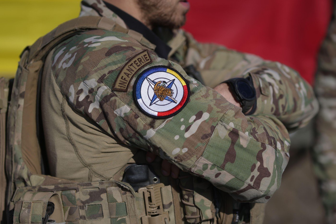 România se află în pragul unui moment de tensiune geopolitică extrem de important, după anunțul oficial privind posibilitatea ca țara să devină parte a „umbrelei nucleare” a Franței