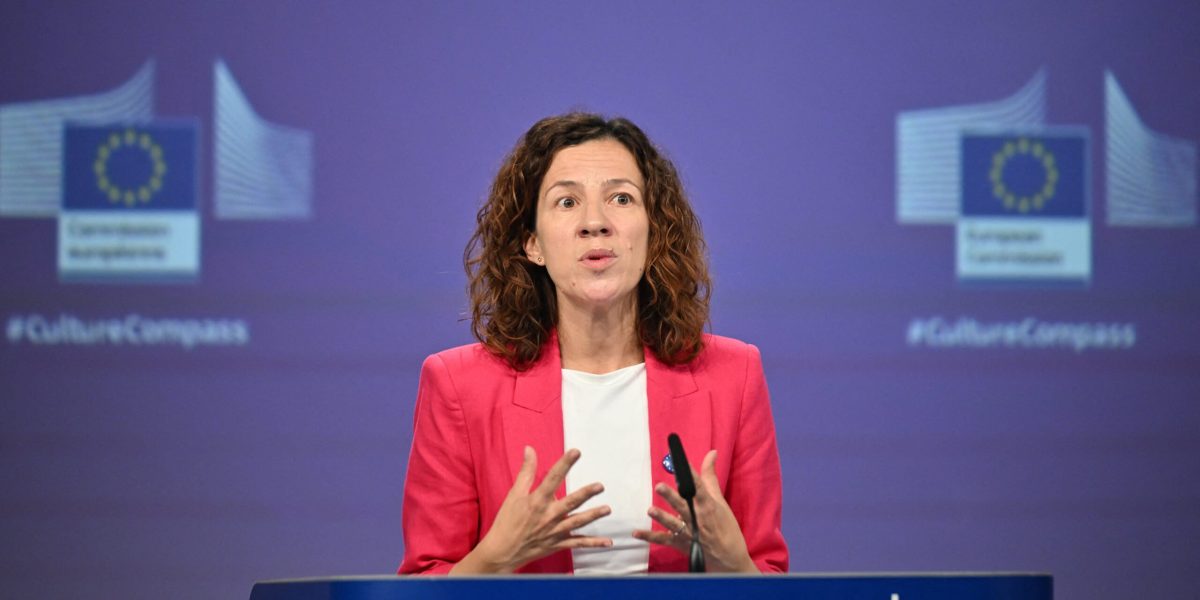 România cere activarea mecanismului european de protecție civilă pentru repatrierea cetățenilor din zonele conflictului România se alătură eforturilor Uniunii Europene de a coordona răspunsul la criza refugiaților cauzată de conflictul din Ucraina