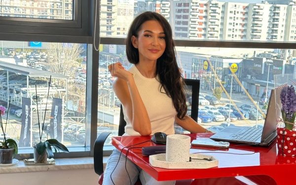 Ruxandra Luca se întoarce după scandal și perioadă dificilă