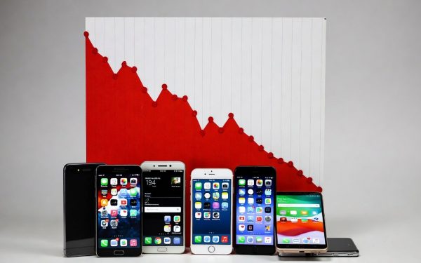 Piața de smartphone-uri va înregistra o scădere în anul 2026