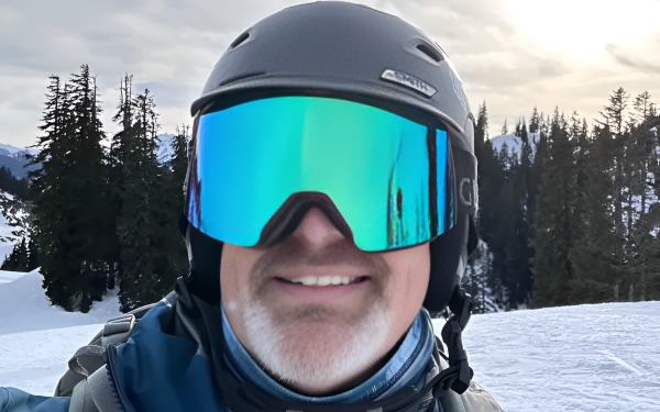 O femeie din Statele Unite a demonstrat cât de vitală poate fi tehnologia în situații de criză, reușind să salveze soțul său prins sub zăpadă după o avalanșă petrecută în stațiunea Stevens Pass Ski Resort, din Washington