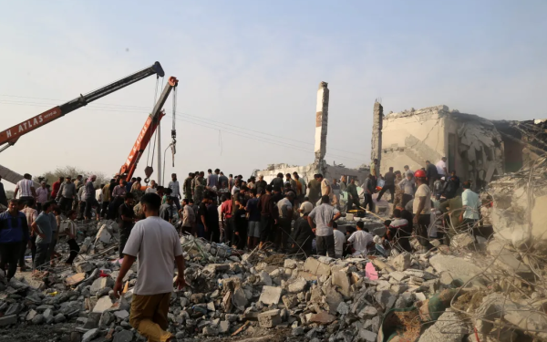 Tragedie în Iran: Explozie în apropierea unei foste baze militare, victimele fiind zeci de elevi O nouă tragedie zguduie Iranul, după ce, săptămâna trecută, o școală din apropierea unei foste baze militare a fost atacată, provocând pierderi de vieți umane în rândul elevilor