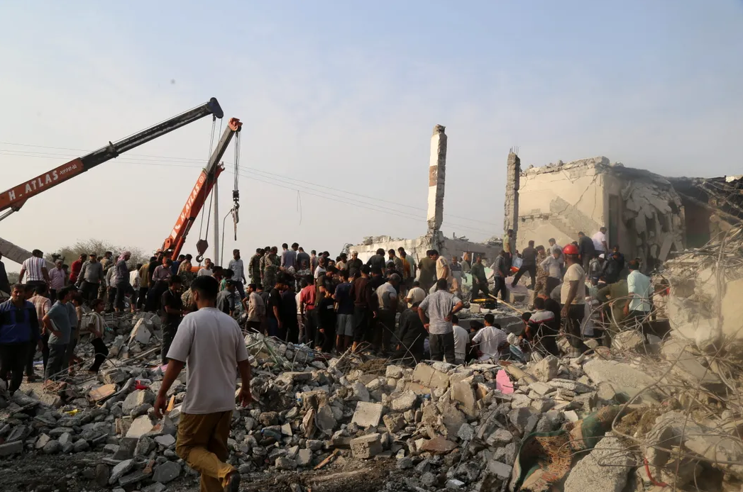 Tragedie în Iran: Explozie în apropierea unei foste baze militare, victimele fiind zeci de elevi O nouă tragedie zguduie Iranul, după ce, săptămâna trecută, o școală din apropierea unei foste baze militare a fost atacată, provocând pierderi de vieți umane în rândul elevilor