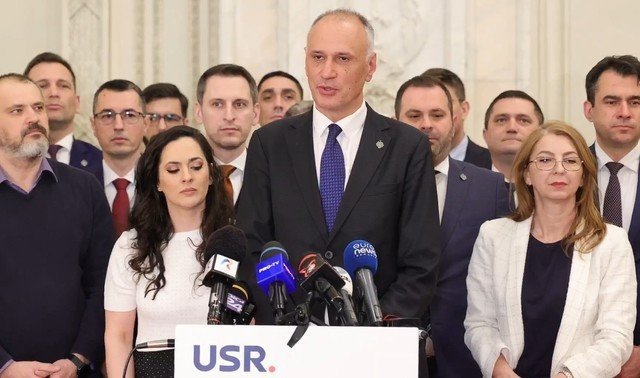 USR acționează pentru reforme în cheltuielile publice: depune proiecte de desființare pentru șase instituții În contextul dezbaterilor aprinse despre bugetul de stat pentru anul 2026 și eforturilor guvernamentale de a reduce cheltuielile publice, partidul USR a anunțat luni că va depune un pachet de proiecte legislative menite să elimine șase instituții publice considerate redundante și care, potrivit liderilor formațiunii, consume resurse fără a aduce un beneficiu palpabil pentru cetățeni