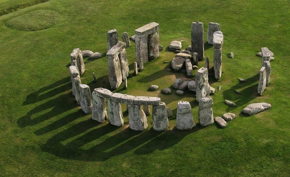 Un nou Darkness asupra originii Stonehenge-ului: studiul controversat care mută locația Pietrei Altarului cu aproape 750 de kilometri Un recent studiu aruncă o lumină complet nouă asupra misterului Stonehenge-ului, susținând că una dintre cele mai emblematice și enigmatici structuri preistorice din lume ar avea o origine diferită față de cea acceptată până acum