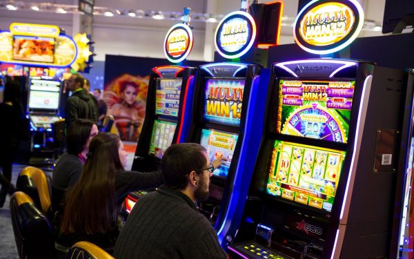 USR lansează o hartă interactivă pentru monitorizarea deciziilor locale privind interzicerea jocurilor de noroc Uniunea Salvați România (USR) a făcut un pas important în încercarea de a crește transparența și implicarea cetățenilor în procesul de decizie locală