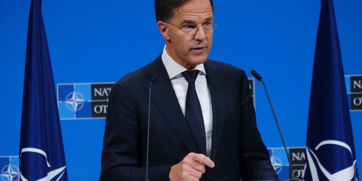 Mark Rutte: NATO nu e implicată în atacurile SUA și Israel în Iran, preferă eliminarea nuclearelor și a liderului Khamenei