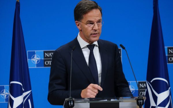 Mark Rutte: NATO nu e implicată în atacurile SUA și Israel în Iran, preferă eliminarea nuclearelor și a liderului Khamenei