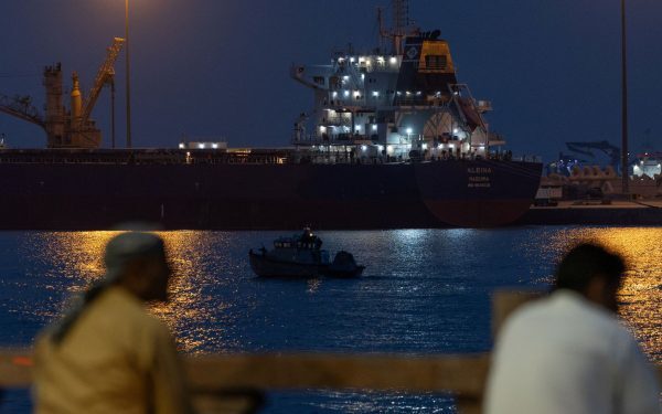 Donald Trump anunță că Statele Unite au în vedere “reducerea semnificativă” a implicării militare în conflictul cu Iran, lăsând responsabilitatea pentru securitatea Strait of Hormuz în mâinile altor națiuni