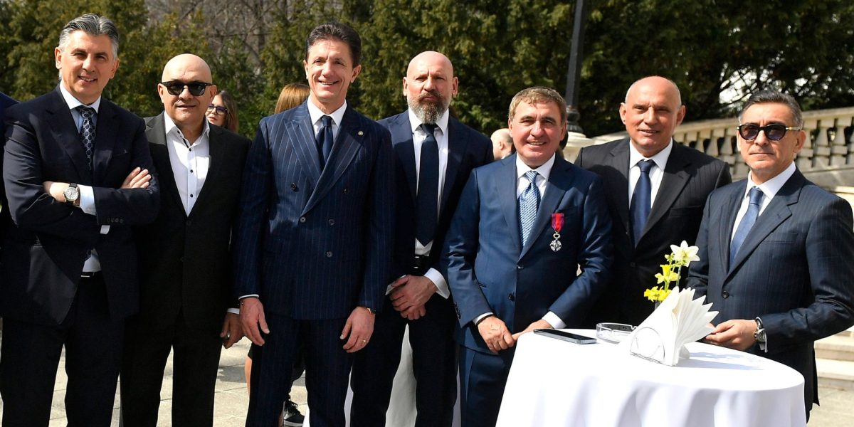 Giovanni Becali anticipează o schimbare de vânt în fotbalul românesc: Ilie Dumitrescu, următorul președinte al FRF? Situația conducerea Federației Române de Fotbal devine din ce în ce mai tensionată pe măsură ce data alegerilor se apropie