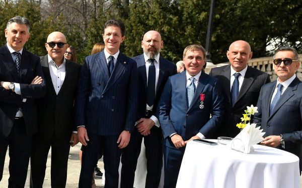 Giovanni Becali anticipează o schimbare de vânt în fotbalul românesc: Ilie Dumitrescu, următorul președinte al FRF? Situația conducerea Federației Române de Fotbal devine din ce în ce mai tensionată pe măsură ce data alegerilor se apropie