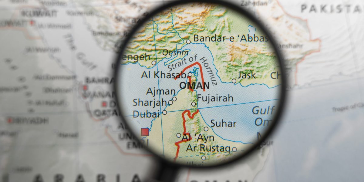 Căutarea stabilității globale a petrolului în aer, în contextul tensiunilor din Iran Îngrijorările legate de securitatea aprovizionării globale cu petrol capătă forță pe măsură ce tensiunile din Orientul Mijlociu escaladează, amenințând să perturbe fluxurile vitale prin Strâmtoarea Ormuz, o rută strategică pentru transportul energetic mondial