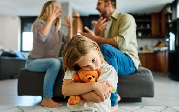 Gestionarea stresului parental, o prioritate pentru combaterea obezității infantile Stresul părinților poate avea mai multe efecte indescriptibile asupra copilului