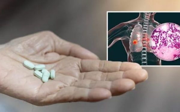 Consumul de suplimente alimentare: un obicei tot mai răspândit, dar cu riscuri ascunse În ultimele decenii, interesul pentru menținerea sănătății a crescut exponential, iar suplimentele alimentare au devenit parte integrantă din rutina zilnică a multor români
