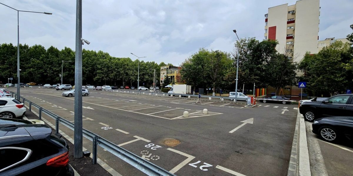 Bucureștenii din Sector 4, care au plătit taxa de dezvoltare, își pot recupera banii; locurile de parcare publice vor fi folosite diferit