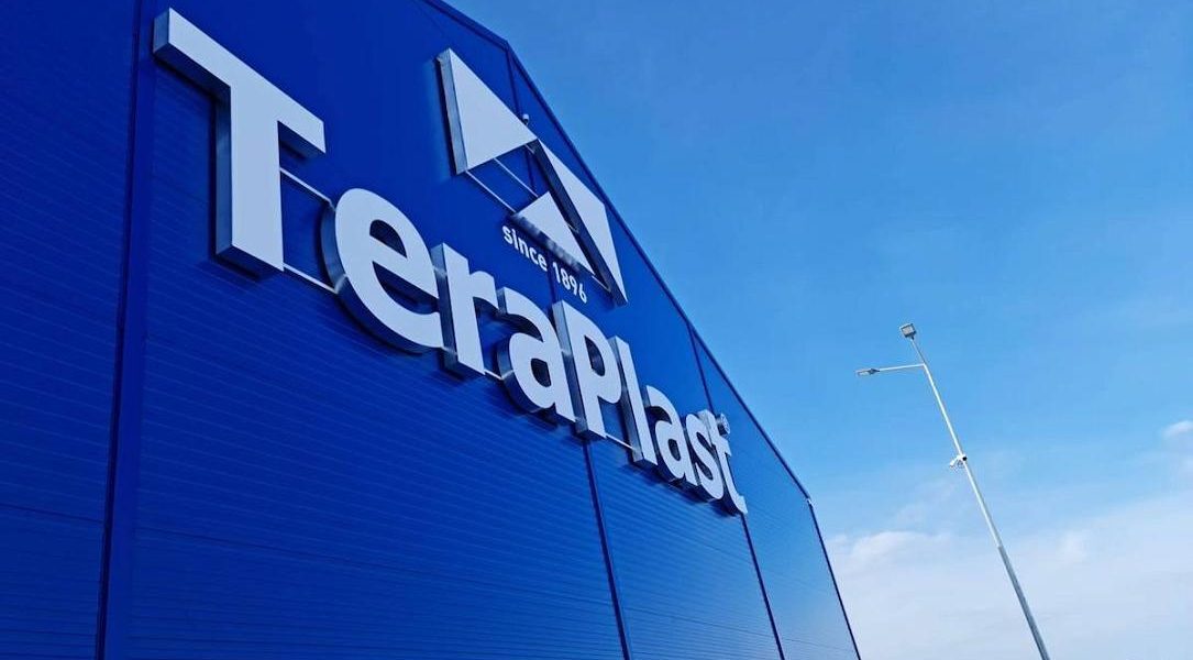 TeraPlast, producătorul românesc de materiale de construcții, a fost promovat recent în categoria Premium a Burselor de Valori București, o mutare care semnalează maturizarea și consolidarea poziției companiei pe piața locală de capital