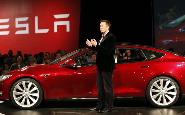 Elon Musk, miliardarul și inovatorul cunoscut pentru viziunea sa ambițioasă asupra tehnologiei și energiei sustenabile, a șocat lumea recent prin decizia de a abandona eforturile Tesla de a combate încălzirea globală