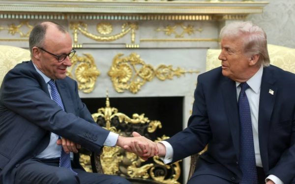 Friedrich Merz și Donald Trump – convergențe și divergențe în contextul tensiunilor globale Într-un climat geopolitic marcat de conflicte și alianțe fragmente, vizita recentă a cancelarului german Friedrich Merz la Washington subliniază intenția Berlinului de a-și reafirma poziția în scena internațională, dar și dorința de a găsi puncte comune cu administrația americană în fața provocărilor globale