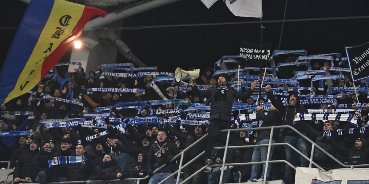 Universitatea Craiova a trecut cu autoritate de Unirea Slobozia, învingând-o cu scorul de 3-0 într-un meci disputat duminică seara, pe terenul echipei din Slobozia, în cadrul etapei a 28-a din SuperLiga României