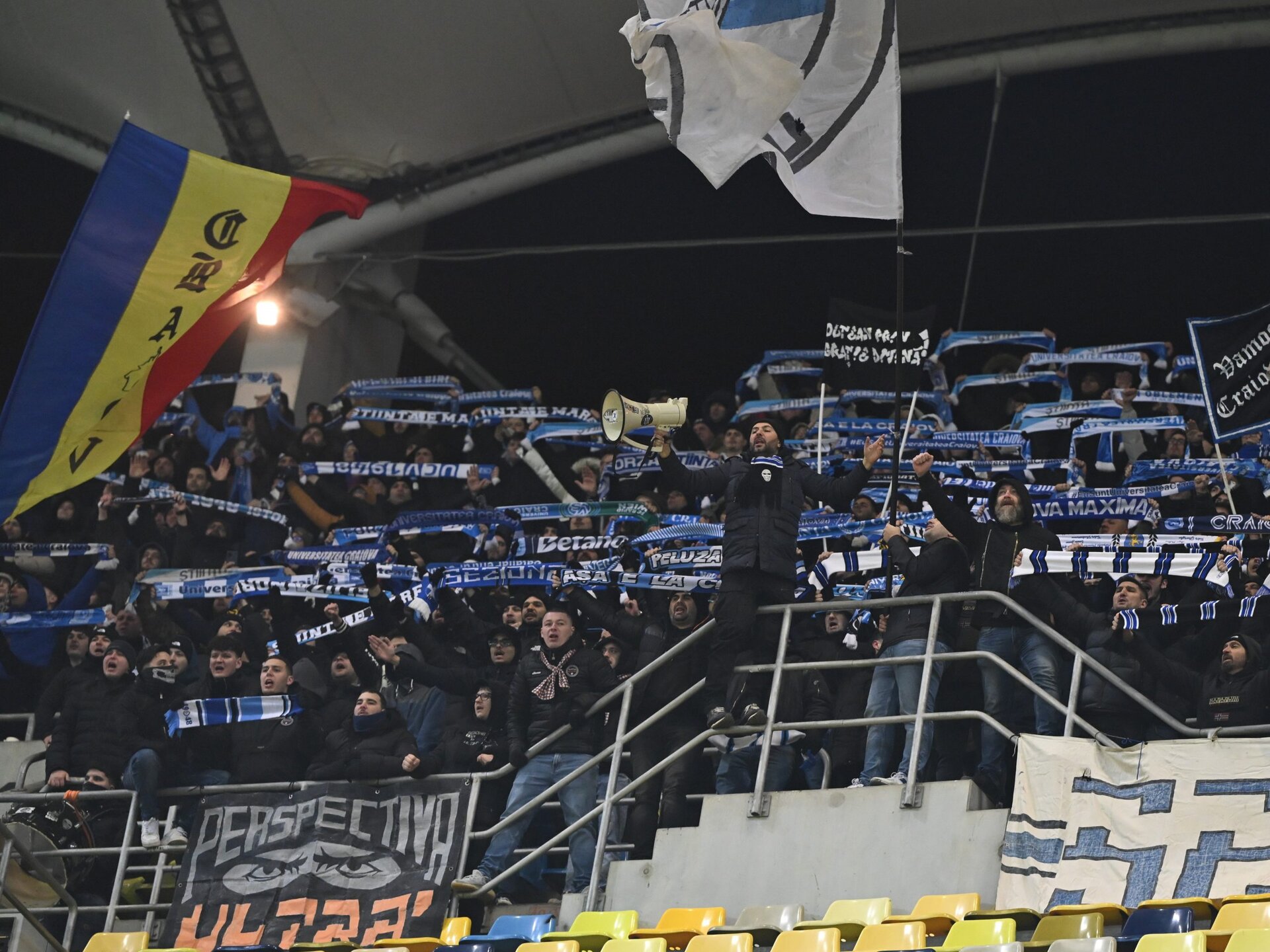 Universitatea Craiova a trecut cu autoritate de Unirea Slobozia, învingând-o cu scorul de 3-0 într-un meci disputat duminică seara, pe terenul echipei din Slobozia, în cadrul etapei a 28-a din SuperLiga României